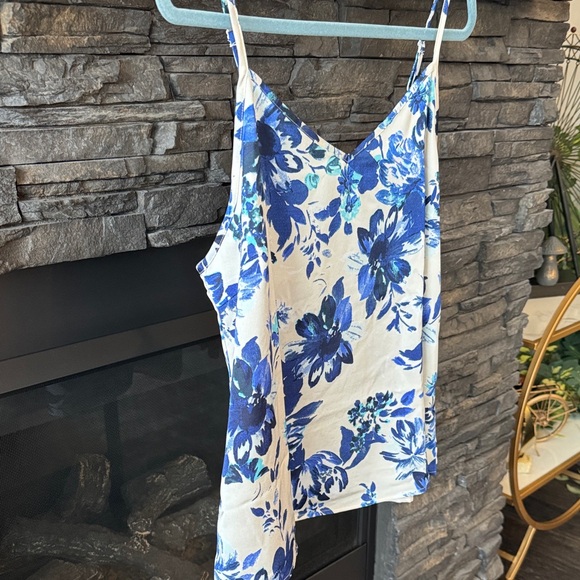 Vero Moda Blue Floral Camisole - Picture 2 of 4